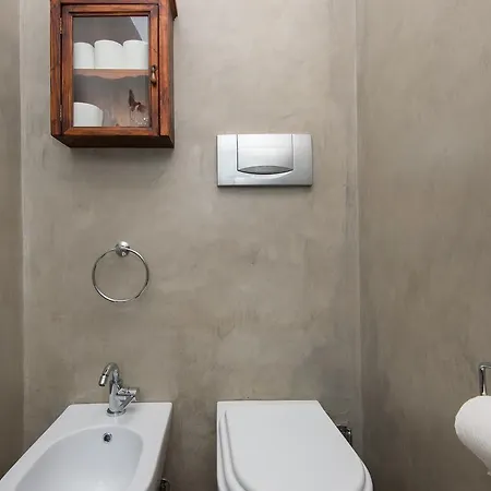 San Giovanni Flair 3 Bedroom Apt. Roma