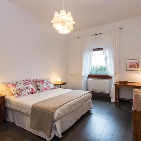 Apartamento San Giovanni Flair 3 Bedroom Apt. *