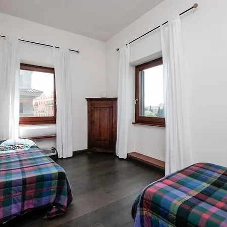 Apartamento San Giovanni Flair 3 Bedroom Apt. *