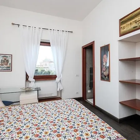 San Giovanni Flair 3 Bedroom Apt. Roma