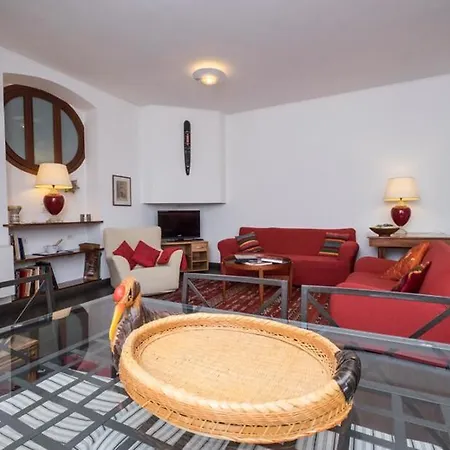 San Giovanni Flair 3 Bedroom Apt. Roma
